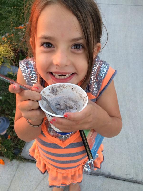 shaycarl's tweet image. @taylorswift13 Babytard says she loves you and she's your biggest fan!