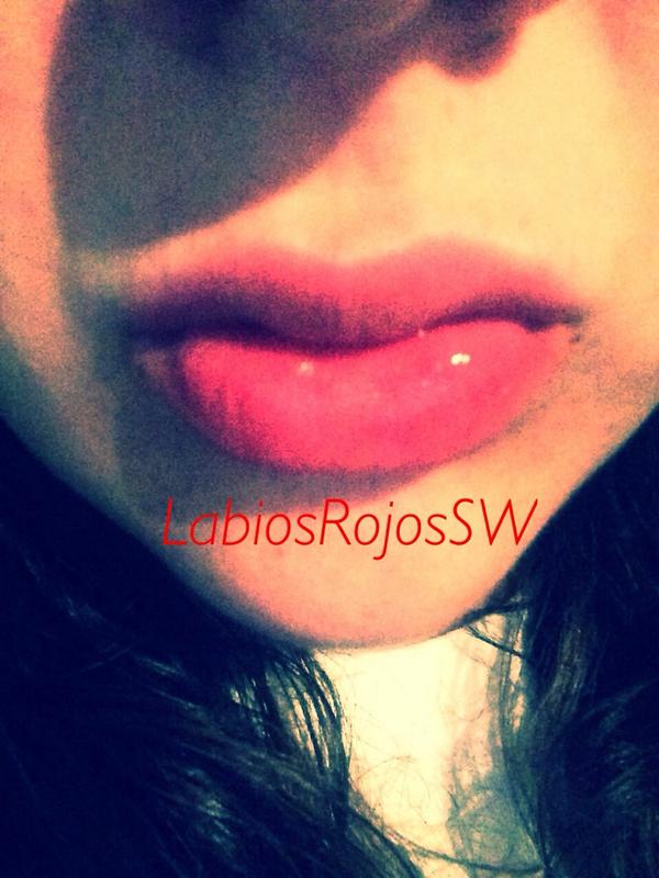 LabiosRojosSW's tweet image. Buenas noches😘😘😘😘😘