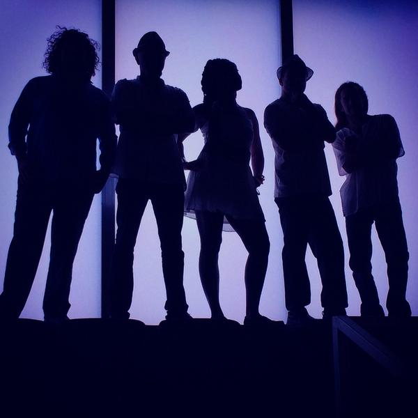 QuadraphonixHI's tweet photo. Iyeoka and The Quadraphonix live in Honolulu for Halloballoo and Halloween night in Charley's in Maui. http://t.co/SqqrJjZs55