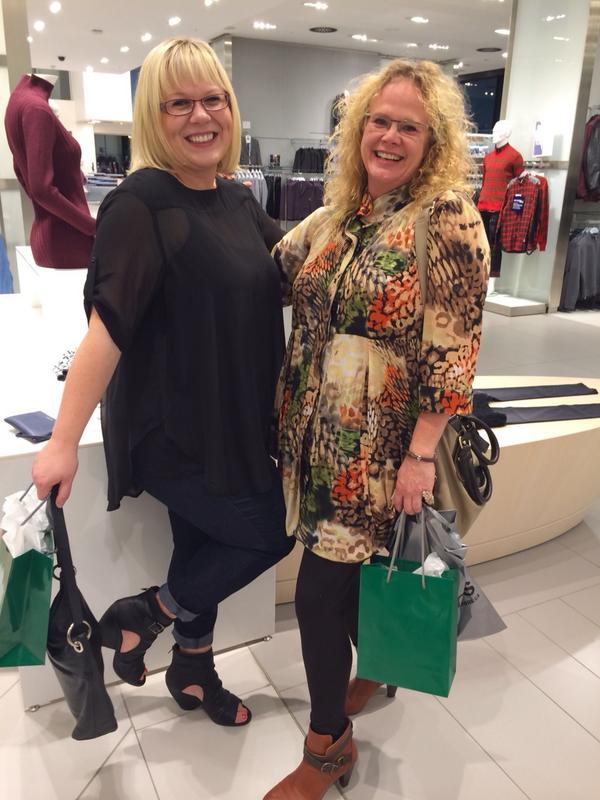 Wilkinson_Barb's tweet image. Great night of shopping, Champagne and fashionable friends #yegfashion #simons_eng