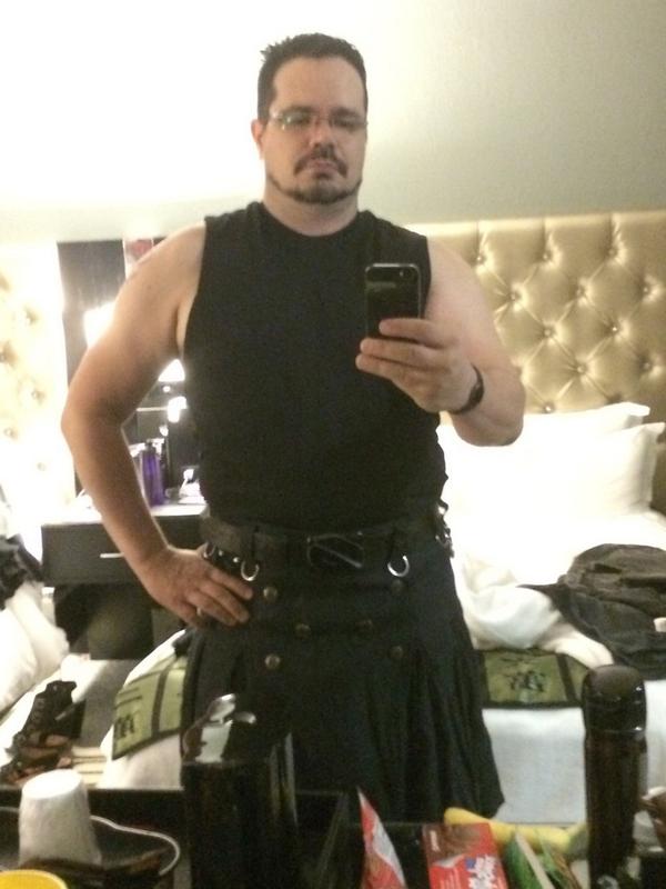 Graydancer's tweet photo. Decided to go to the final #septembersurrender party disguised as a Seattle rope top. #incogneato http://t.co/F5srOSuUGc