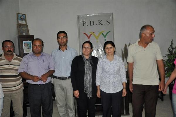 ver_scholl_en's tweet image. #Kobane_Canton: #PYD co-chair Asya Abdullah met w/ #PÇKS (M. Mûsa&apos;s) &amp;amp; #PDKS (C. Baqî&apos;s) to discuss #Rojava situation