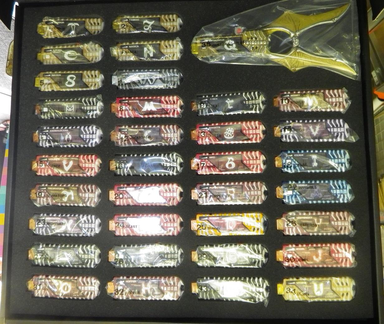 イエローサブマリンなんば本店ホビー 仮面ライダーｗのキーアイテム Dxサウンド カプセルガイアメモリex ガイアメモリコンプリートセレクション 買取きました ドーパントメモリ全３５種がこれで揃います 内箱にはミュージアムのロゴが入っています