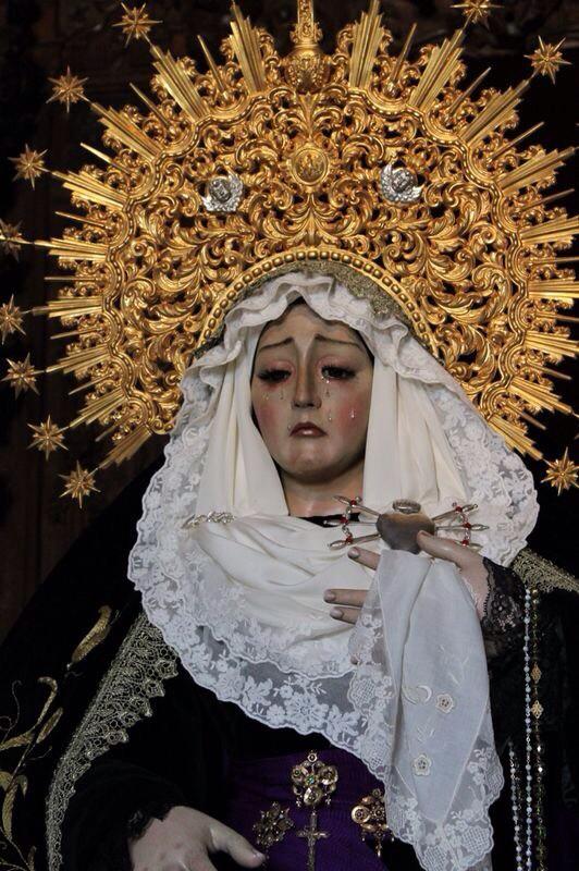 Dolores_Priego's tweet photo. Y no podía empezar de mejor manera. Hoy, festividad de nuestra Madre. Felicidades María. http://t.co/GYLOiDlsSg