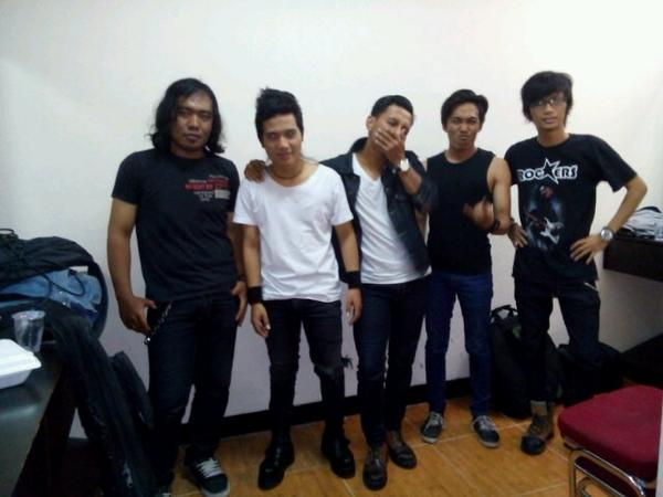 Flying Dutchman Band tweet media