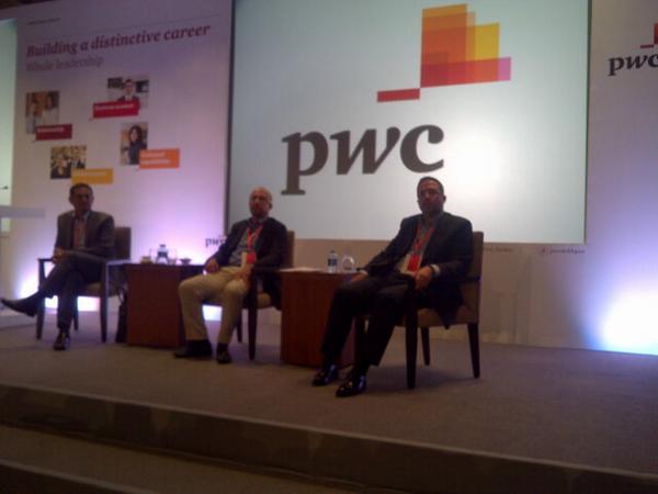PwC_Turkiye's tweet image. #pwcdeilkgun Hizmet Birimi Liderlerimiz sorulari yanitliyor. @gunduz_zeki