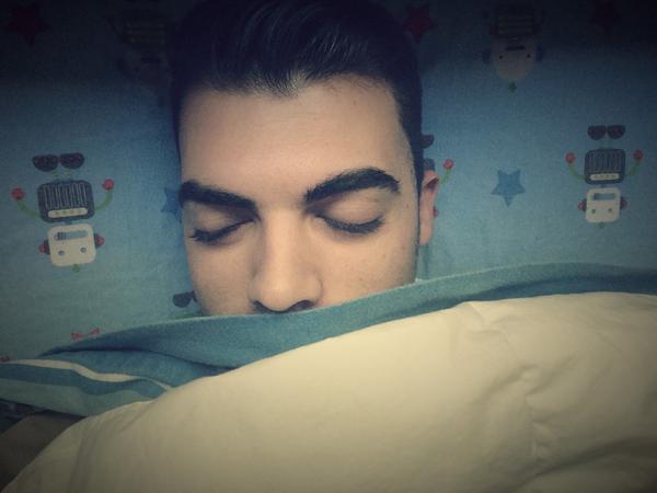 franjbaena's tweet photo. Cómo cuesta... #lunes http://t.co/HCh3F8kqiw