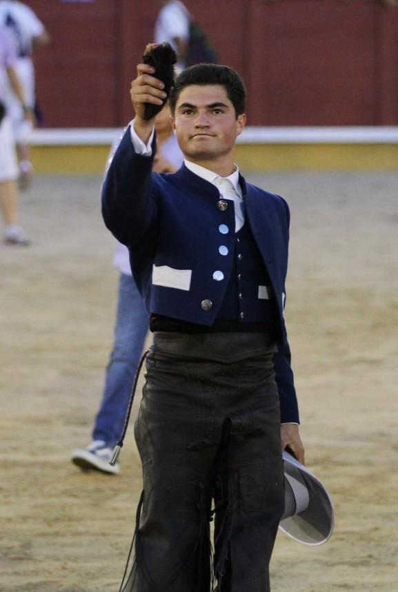 #JacoboBotero también cortó una oreja en el cierre de feria.