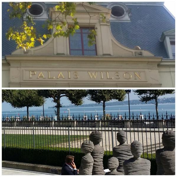 제네바 레만호수를 끼고 유엔인권위
건물이 있다.
멋진건물 멋진호수와 
억압받는 사람을 형상화한 조형물이 대비된다.