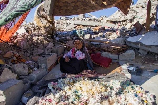 The struggle of the people of #Gaza's Khuza'a continues.ow.ly/BvgyR<a href="/ImranHSarker/">Dr. Imran H Sarker</a> RT