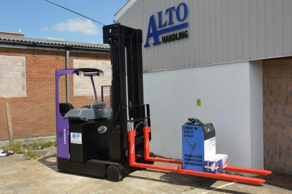AltoHandling's tweet photo. #CustomPainted #Mitsubishi RB16K with Double Deep forks #Mitsubishiforklifts #anotherqualitymachinefromAltoHandling http://t.co/L3vIUUaYnq