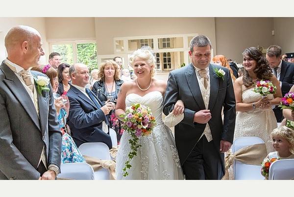 Gedling's #NPWinaWedding couple celebrate the day of their life <a href="/WoodboroughHall/">Woodborough Hall</a> yesterday. ow.ly/Bv0kb