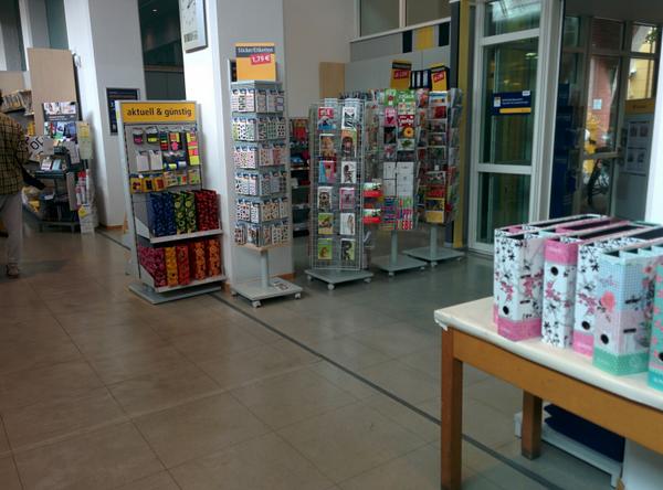 HolgerGutt's tweet photo. Postfilialen sehen auch immer mehr wie 1€-Läden aus... http://t.co/4LPL9pLOQ0
