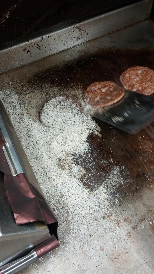 mikerugby_5's tweet photo. @McD_Probs during a £1000+ hour FML #mcdproblems http://t.co/XYUZhpSJhM