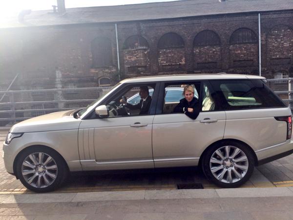 Our wonderful fashion director hanging out with our golden wheels for the week. @LandRover_UK <a href="/NicolaatRedMag/">Nicola Rose</a>