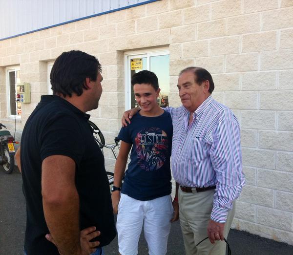 Casi recuperado Adrián estuvo en Zuera, Bravo...!!! Adrián Muñoz y el Presidente de la R.F.E de A D.Carlos Gracia