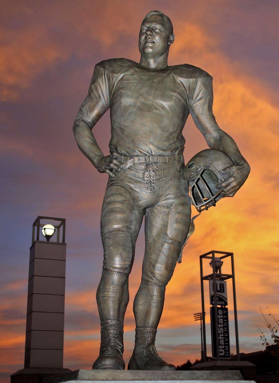  happy birthday to Merlin Olsen. The Aggie legend would be 74 years old today.  miss him