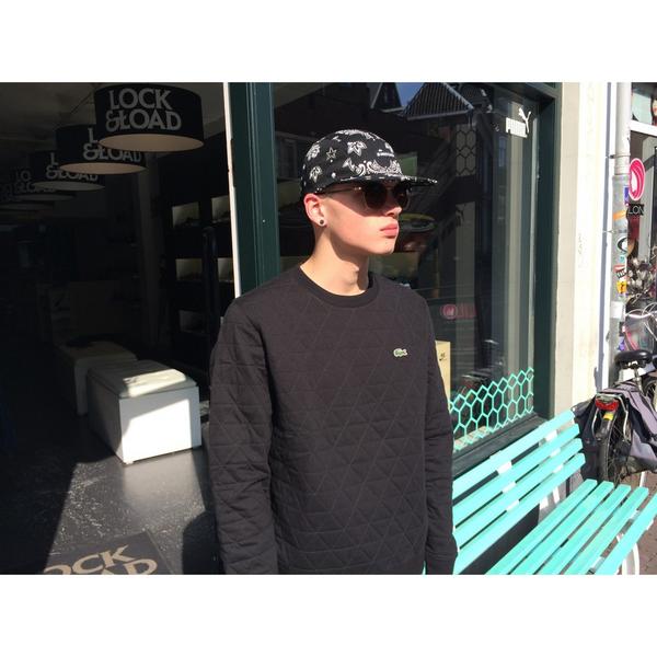 LOCKANDLOAD030's tweet image. Lacoste Live noir crewneck €120,- Undefeated 5panel €45,- #lockandload
