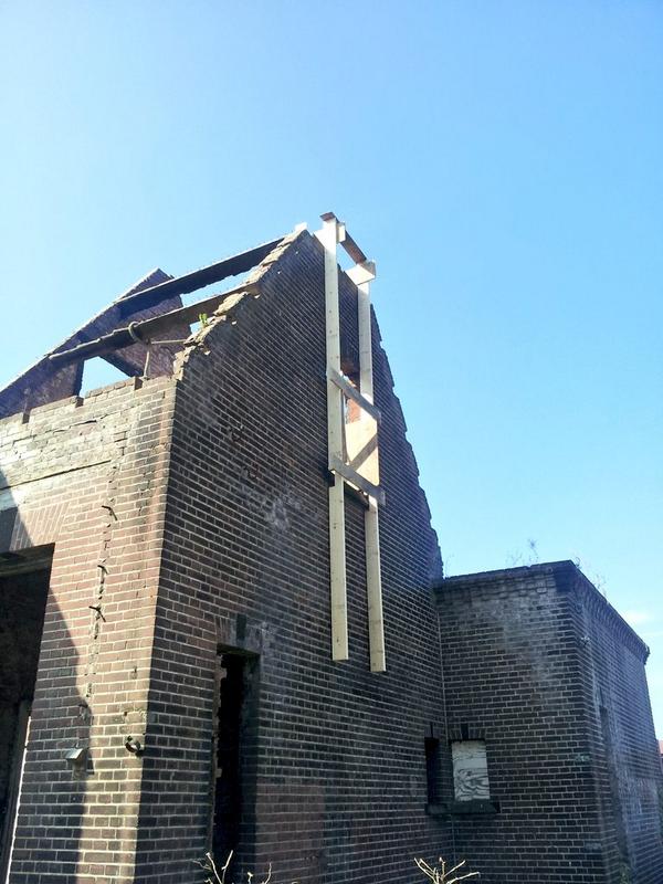 De #Beheerderswoning is voor de komende tijd beschermd. Volgende stap is #opbouwen. <a href="/deNieuweEnergie/">Nieuwe Energie</a> #DeGeusBouw