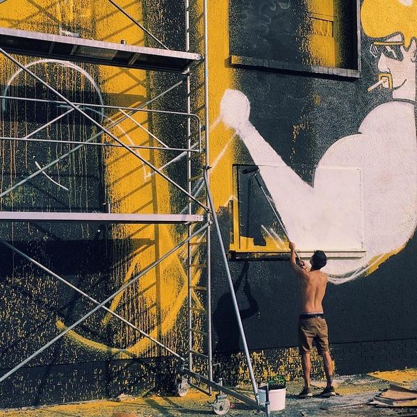 berlinstagram's tweet photo. Having a street art tour curated by  @urbannationberlin for #veryspecialproject because ... http://t.co/Kvg25e3bra http://t.co/yQ9AgghI8Y
