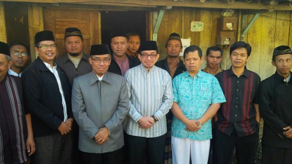 Trimksh Bpk Mensos <a href="/salimsegaf/">Salim Segaf al Jufri</a> &amp; <a href="/MasHaris03/">Muh Haris</a> dlm Bedah Kampung d Getasan 12-13/9. BedahRumah-Sanitasi-Kube <a href="/PKSjateng/">Mas Blangkon</a>