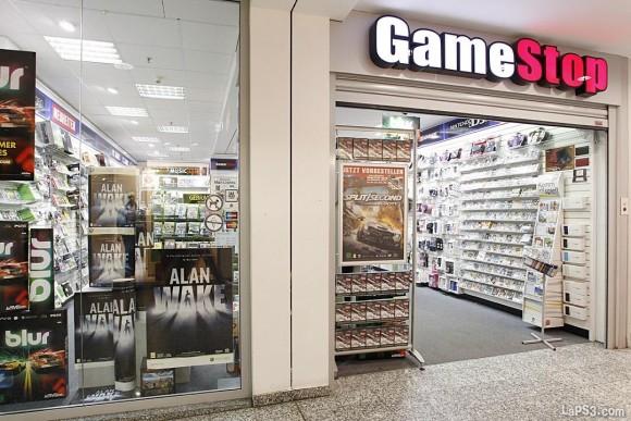 la_ps4's tweet photo. Gamestop confirma el cierre de sus tiendas en España http://t.co/c9xWRZg1Nt #PS4 #PS3 http://t.co/AIVhv7Eq9F