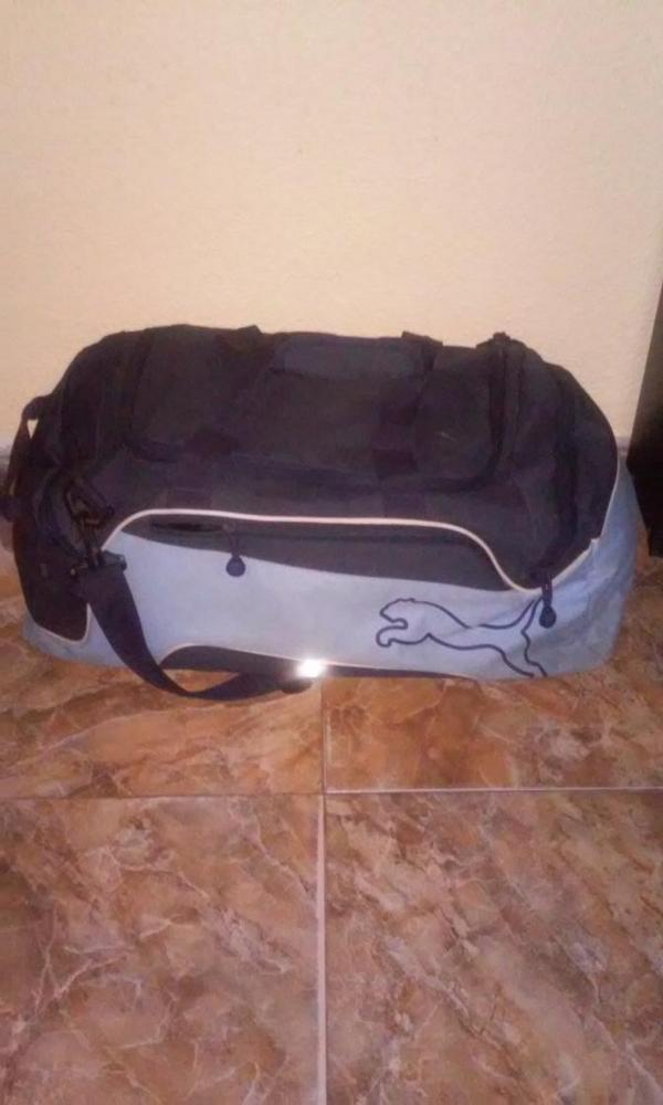 Salvatld's tweet photo. Lista la mochila para ir rumbo a Denia no para vacaciones sin par trabajr..jjj vams a divertirns uno dias (ironia) 😆 http://t.co/MXJokRvFno