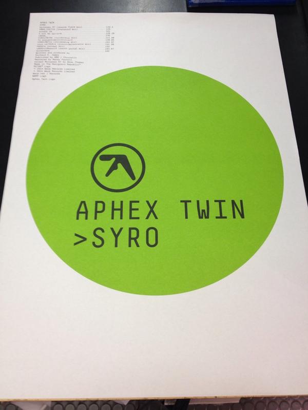 Syro SYRO ポスター X TWIN 