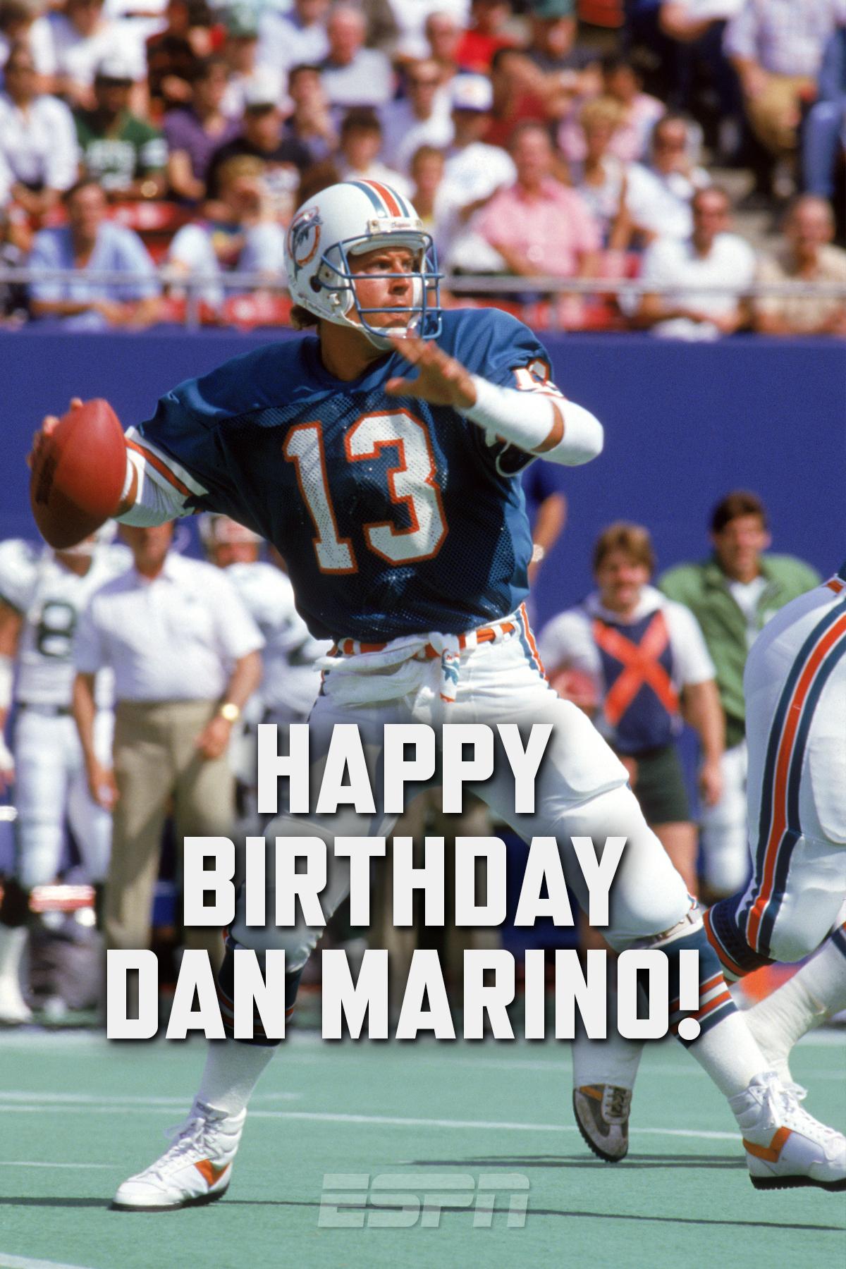 Happy 53rd birthday to HOF QB Dan Marino! 

The greatest ever IMO! 