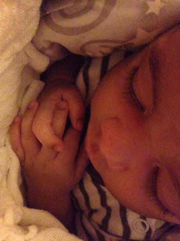 KaraGraciani's tweet photo. #ergobaby http://t.co/8hVfMwNsIx