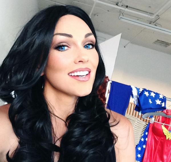 kandeejohnson's tweet image. This is me! Come see the behind the scenes, sneek-peek-ness right here, tap this: 
bit.ly/1sblg0A