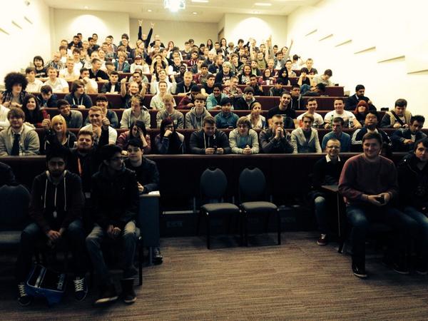 NickyDanino's tweet photo. First computing class of the year, and we have a full house! #theuclanexperience #uclancompute http://t.co/nyXME8G77l