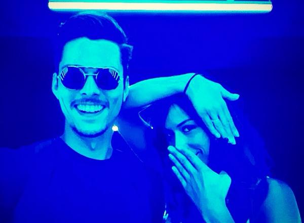 la_druj's tweet image. I have a blue house with a blue window 🎶 #dabadeedabada #NouvelleStar w/ @LaureFalesse