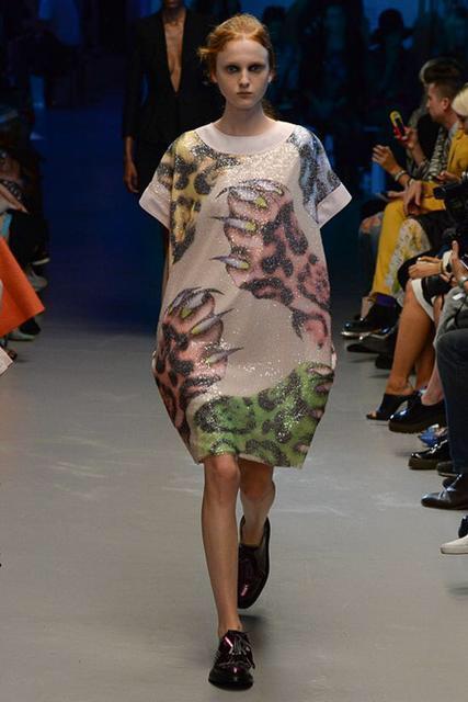 Giles hic bu kadar vahsi olmamisti #claw #giles #lfw #wild style.com/slideshows/fas…