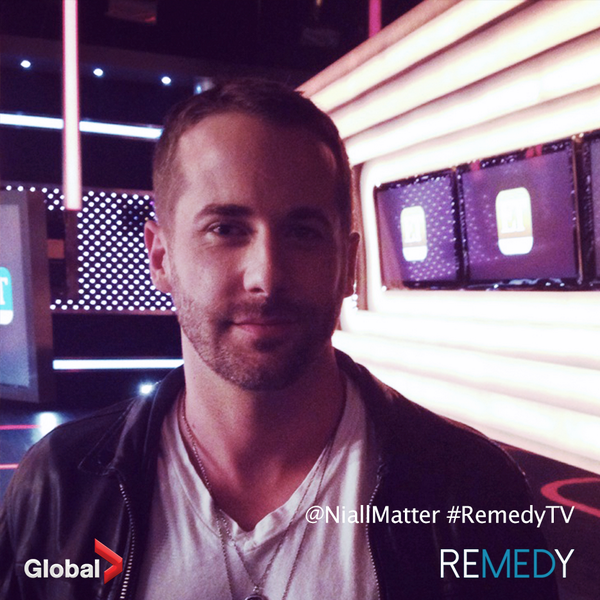 Hey #RemedyTV fans! Watch for new ER resident (head-turner) <a href="/niallmatter/">Niall Matter</a> on <a href="/ETCanada/">Ettiene Riche</a> tonight!