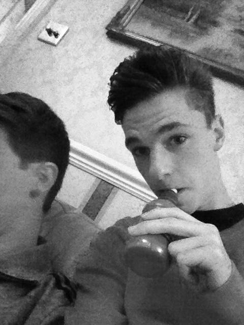 bradwizzlekid's tweet photo. ⚽️Wednesday is close⚽️ #fruitshoots @jamiemcalindon1 http://t.co/pwwacHWWwC