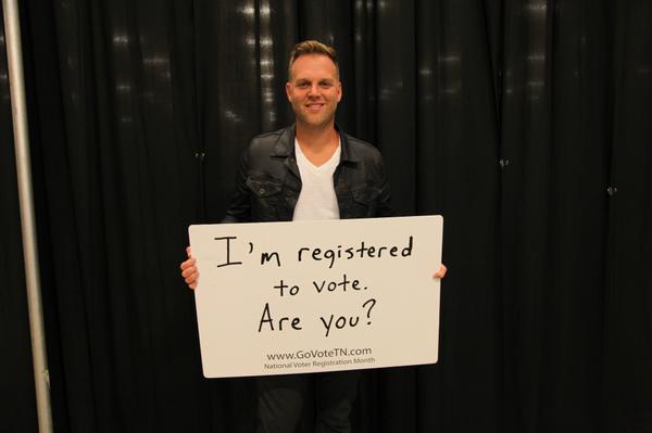 tnsecofstate's tweet photo. Huge thanks to @matthew_west for supporting National Voter Registration Month. #GoVoteTN #DoSomethingSummer http://t.co/rFyfPcIkDl