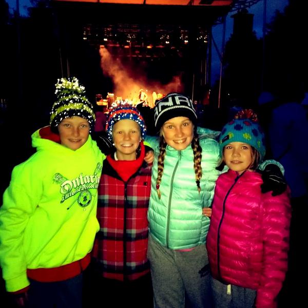 TamCash's tweet photo. Great time with @tanyarowntree and the kids watching @peterjcash and @skydiggers perform @MuskokaSound http://t.co/KDVWceqsOJ