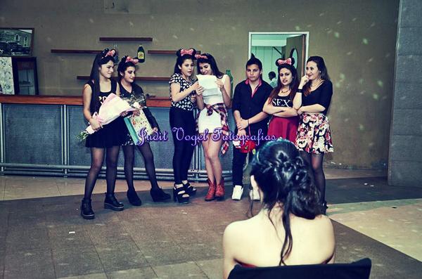 monoacorde's tweet photo. Miren esto demuestra que se leer jajajajj #CaraRota #AngiFest #Amigos #Amarlas http://t.co/YW5kU5LjWE