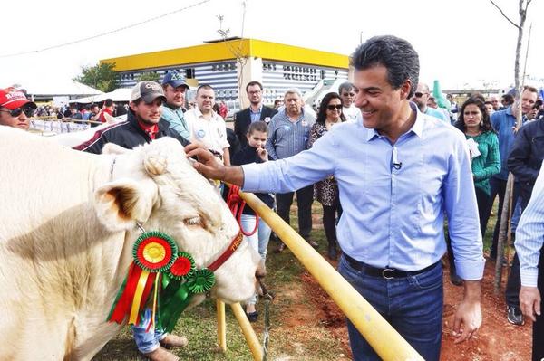 BetoRicha's tweet photo. Estive na Exposição Feira Agropecuária de Ponta Grossa e aproveitei para desejar o meu parabéns à cidade, 191 anos. http://t.co/O1qmb9pyO9