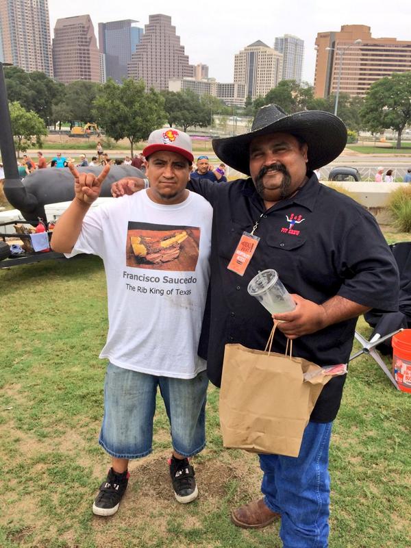 SSPitCrew's tweet photo. At #tmbbqfest with Me amigo Francisco of @la_Barbecue the #beef #rib #king #TexasPitMaster #bbqlife @tmbbqfest http://t.co/BkknRM2OBA