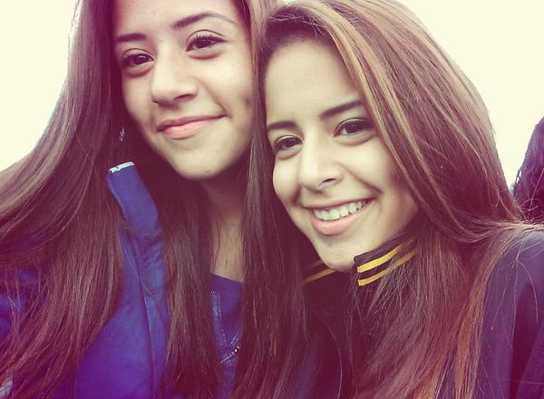 alvarenga___'s tweet photo. as long as i have you by my side then im gooooood #mytwin #myabsoluteeverything http://t.co/8l8wp8bsSI
