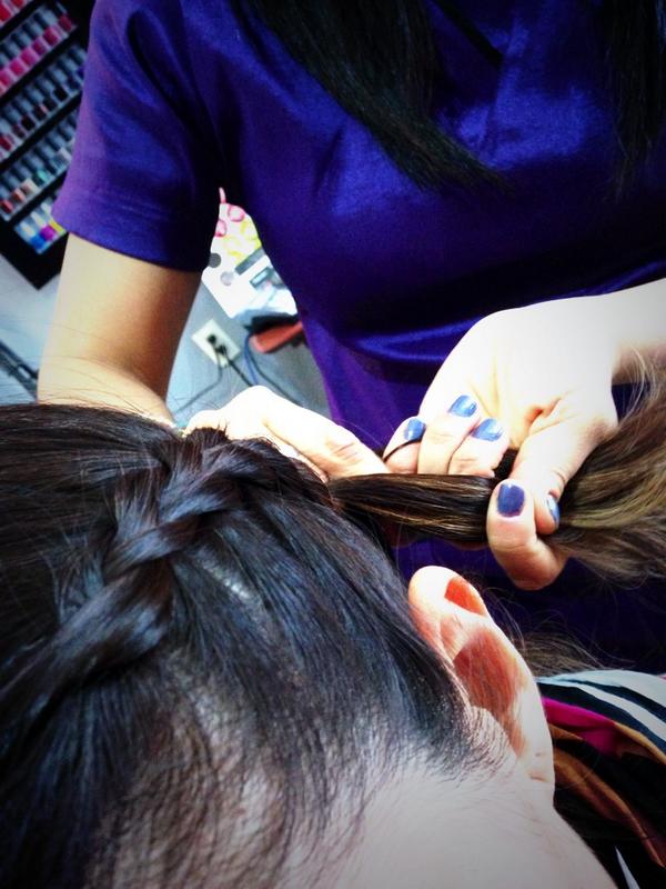 GlamGlowImagen's tweet photo. 15 de septiembre haciéndome unas lindas trenzas en el #StyleRoom de #GlamGlow muy fashion y muy mexicana. http://t.co/WUPX4EqFkv