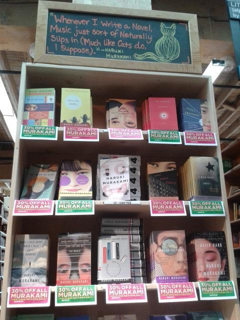 helloaree's tweet photo. There is no friend as loyal as a book. Dijo un chiflado. Y estan on sale.. @Powells http://t.co/05evrihgwd