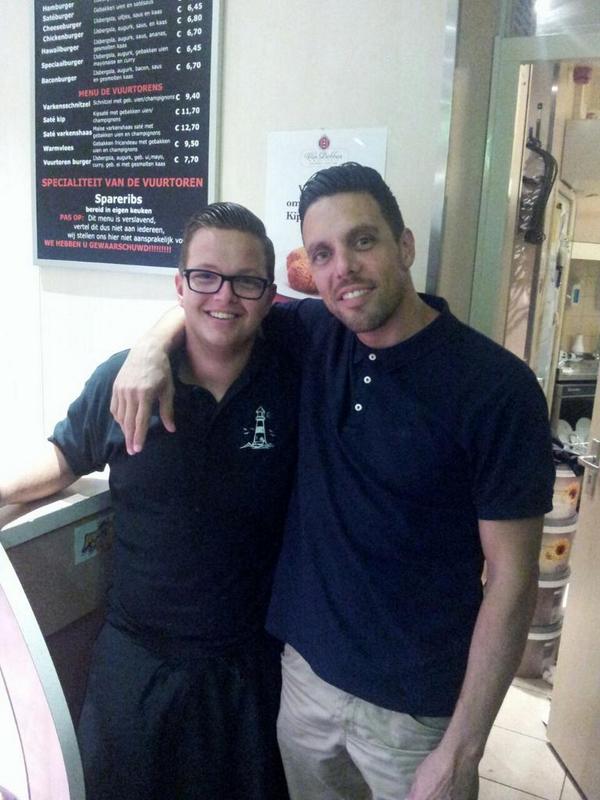 Ruben_Beckerman's tweet photo. met me maat en grootste held van the voice dennis! http://t.co/ai3UtMAfaA