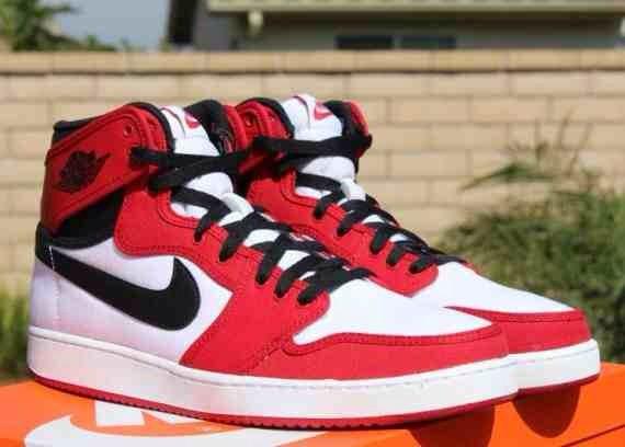 DOC_116's tweet image. Dead stock AJKO Retro 1 OGs men size 11 going for $140. Holla at me