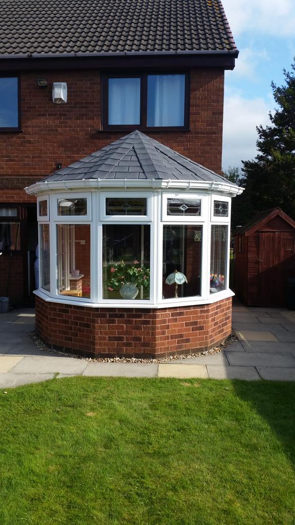 HomeSafeInfo's tweet image. Another conservatory conversion for a very happy customer in Hindley today. Call now for a pre christmas installation