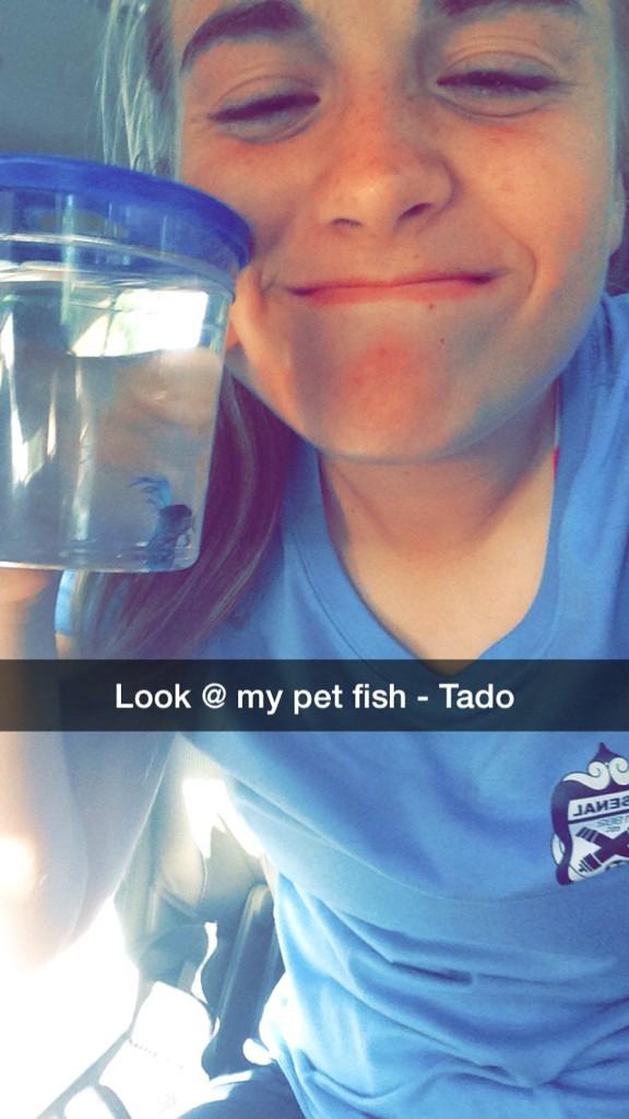 kenzie_cudee's tweet photo. RIP TADO ๐ญ THE BEST FISH I EVER HAD๐ญ HAVE FUN IN FISH HEAVAN๐ญ๐ญ๐ #RIPTado ๐ http://t.co/zrn2fzVB9z