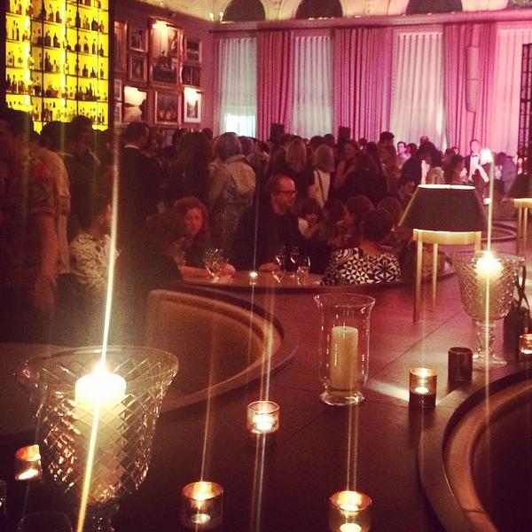 rachel_arthur's tweet photo. Evenings with @KiraOConnor @karinnanobbs @SamAAldenton @AnaMaccarrick @AliceDelahunt ❤️ #lfw #fashmash @bof http://t.co/7y1t5ukLm4
