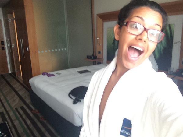 loosemargaret69's tweet photo. excuse me I'm just an executive woman on a business trip #hotellyfe #workhardplayharder #EqualPay #makingp #paper http://t.co/1hBQgaN9bj